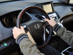 2014款 2.4L 自动 明鉴领秀版 7座