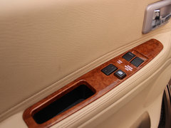 2013款 2.0L 陆地公务机旗舰版4Gi-VVT