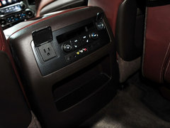 2015款 Suburban 基本型