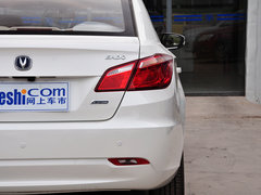 2014款 1.6L 自动 尊贵型