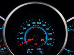 2014款 1.6L 自动 尊贵型