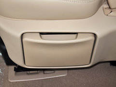 2014款 2.4L 自动 行政版 7座