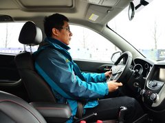 2014款 1.6L 手动 豪华导航型 5座