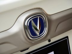 2014款 1.6L 手动 豪华导航型 5座