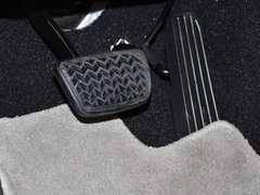 2014款 300h 2.5L CVT 领先版