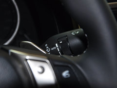 2014款 300h 2.5L CVT 领先版