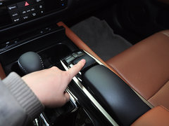 2014款 300h 2.5L CVT 领先版