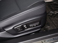 2014款 300h 2.5L CVT 领先版