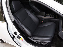 2014款 300h 2.5L CVT 领先版