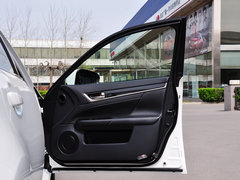 2014款 300h 2.5L CVT 领先版