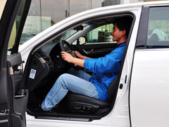 2014款 300h 2.5L CVT 领先版
