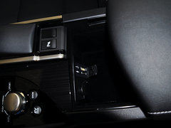 2014款 300h 2.5L CVT 领先版