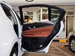 2014款 300h 2.5L CVT 豪华版