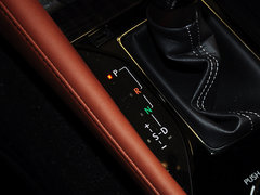 2014款 300h 2.5L CVT 豪华版