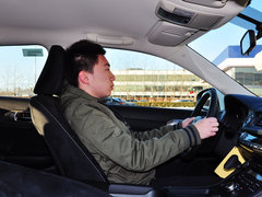 2014款 200h 1.8L CVT 精英版（双色）