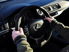 2014款 200h 1.8L CVT 精英版（双色）