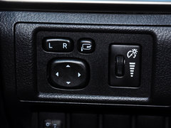 2014款 200h 1.8L CVT 精英版（双色）