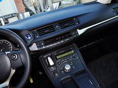 2014款 200h 1.8L CVT 精英版（双色）