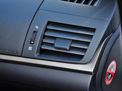 2014款 200h 1.8L CVT 精英版（双色）