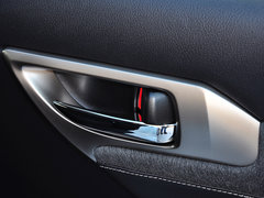 2014款 200h 1.8L CVT 精英版（双色）