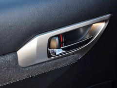 2014款 200h 1.8L CVT 精英版（双色）