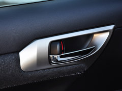 2014款 200h 1.8L CVT 精英版（双色）