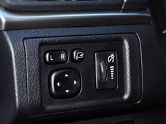 2014款 200h 1.8L CVT 精英版（双色）