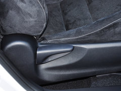 2014款 200h 1.8L CVT 精英版（双色）