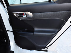 2014款 200h 1.8L CVT 精英版（双色）