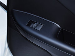 2014款 200h 1.8L CVT 精英版（双色）