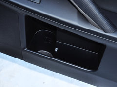 2014款 200h 1.8L CVT 精英版（双色）