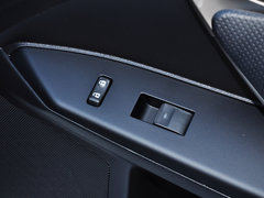 2014款 200h 1.8L CVT 精英版（双色）