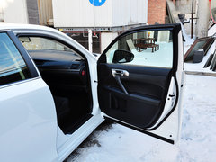2014款 200h 1.8L CVT 精英版（双色）
