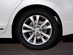 2014款 200h 1.8L CVT 精英版（双色）