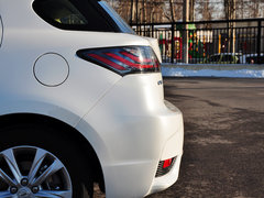 2014款 200h 1.8L CVT 精英版（双色）