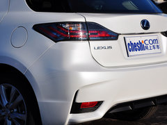 2014款 200h 1.8L CVT 精英版（双色）