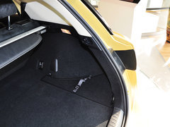 2014款 200h 1.8L CVT 舒适版（单色）
