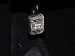 2014款 200h 1.8L CVT 舒适版（单色）