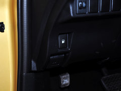 2014款 200h 1.8L CVT 舒适版（单色）