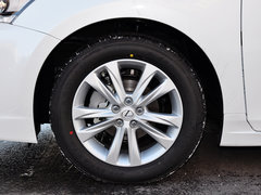 2014款 200h 1.8L CVT 舒适版（双色）