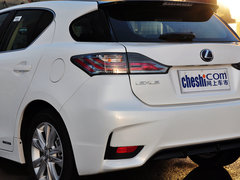 2014款 200h 1.8L CVT 舒适版（双色）