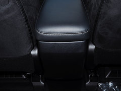 2014款 200h 1.8L CVT 舒适版（双色）