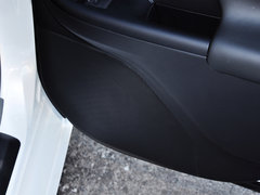 2014款 200h 1.8L CVT 舒适版（双色）