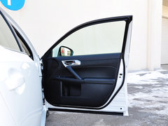 2014款 200h 1.8L CVT 舒适版（双色）