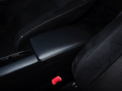 2014款 200h 1.8L CVT 舒适版（双色）