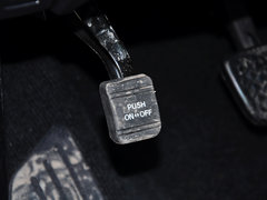2014款 200h 1.8L CVT 舒适版（双色）