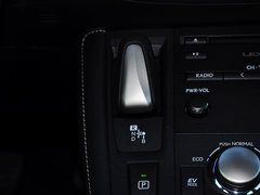 2014款 200h 1.8L CVT 舒适版（双色）