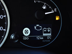 2014款 200h 1.8L CVT 舒适版（双色）