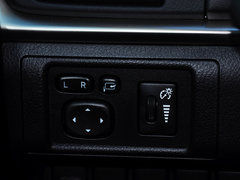 2014款 200h 1.8L CVT 舒适版（双色）