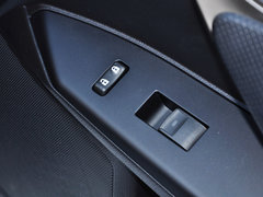 2014款 200h 1.8L CVT 舒适版（双色）